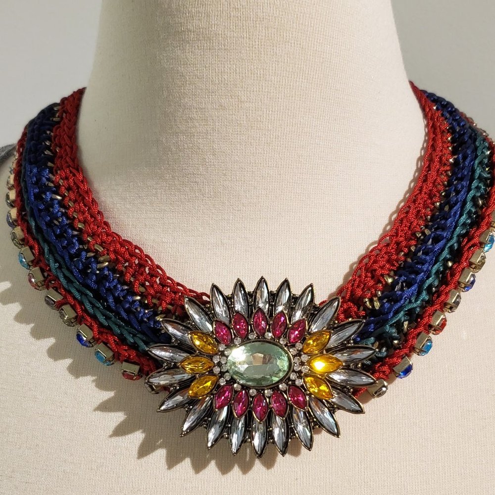 Zara statement necklace 💎✨